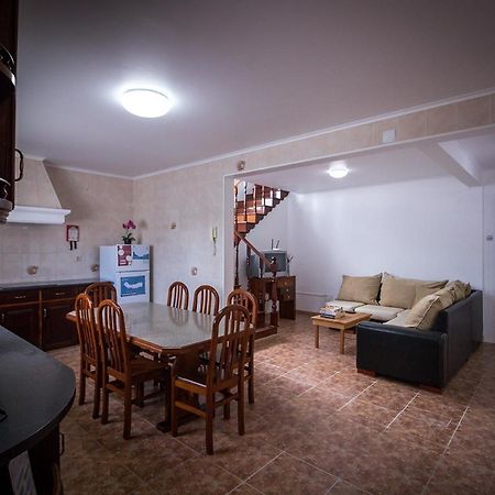 Ponta Delgada Guest House 2 Arrifes Exterior photo